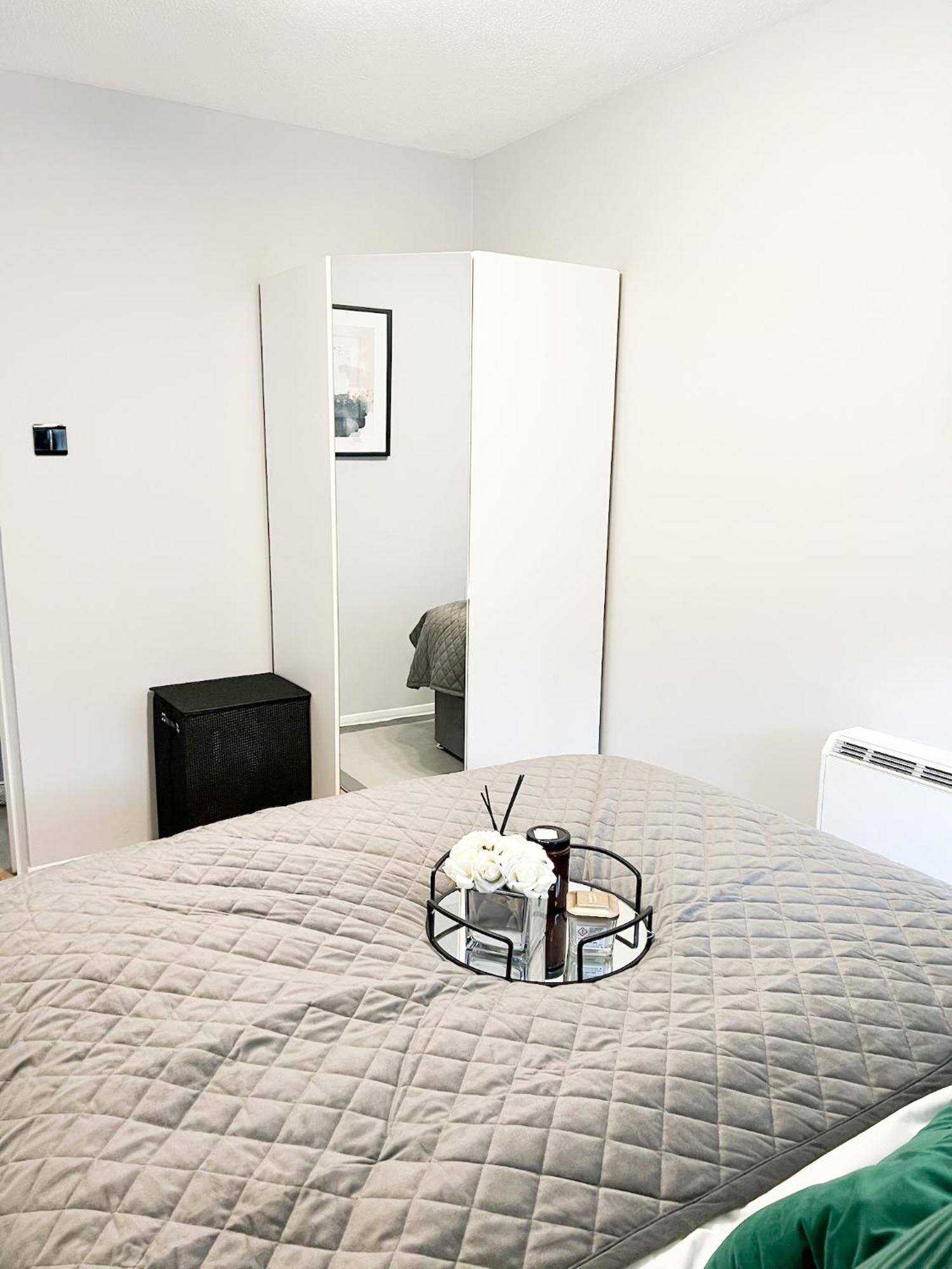 Beautiful Apartment In Beckton With Private Entrance And Garden Londres Exterior foto