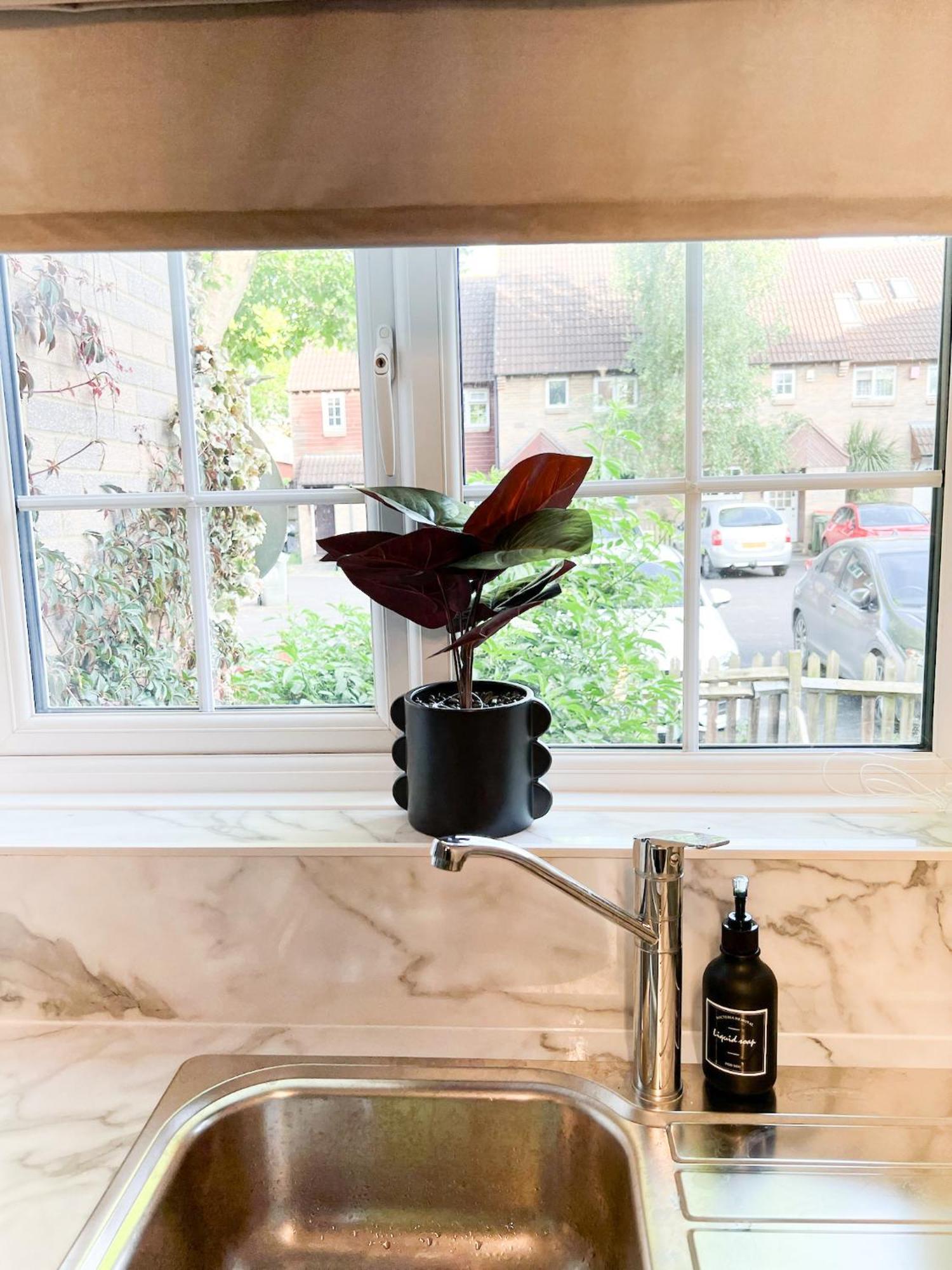 Beautiful Apartment In Beckton With Private Entrance And Garden Londres Exterior foto