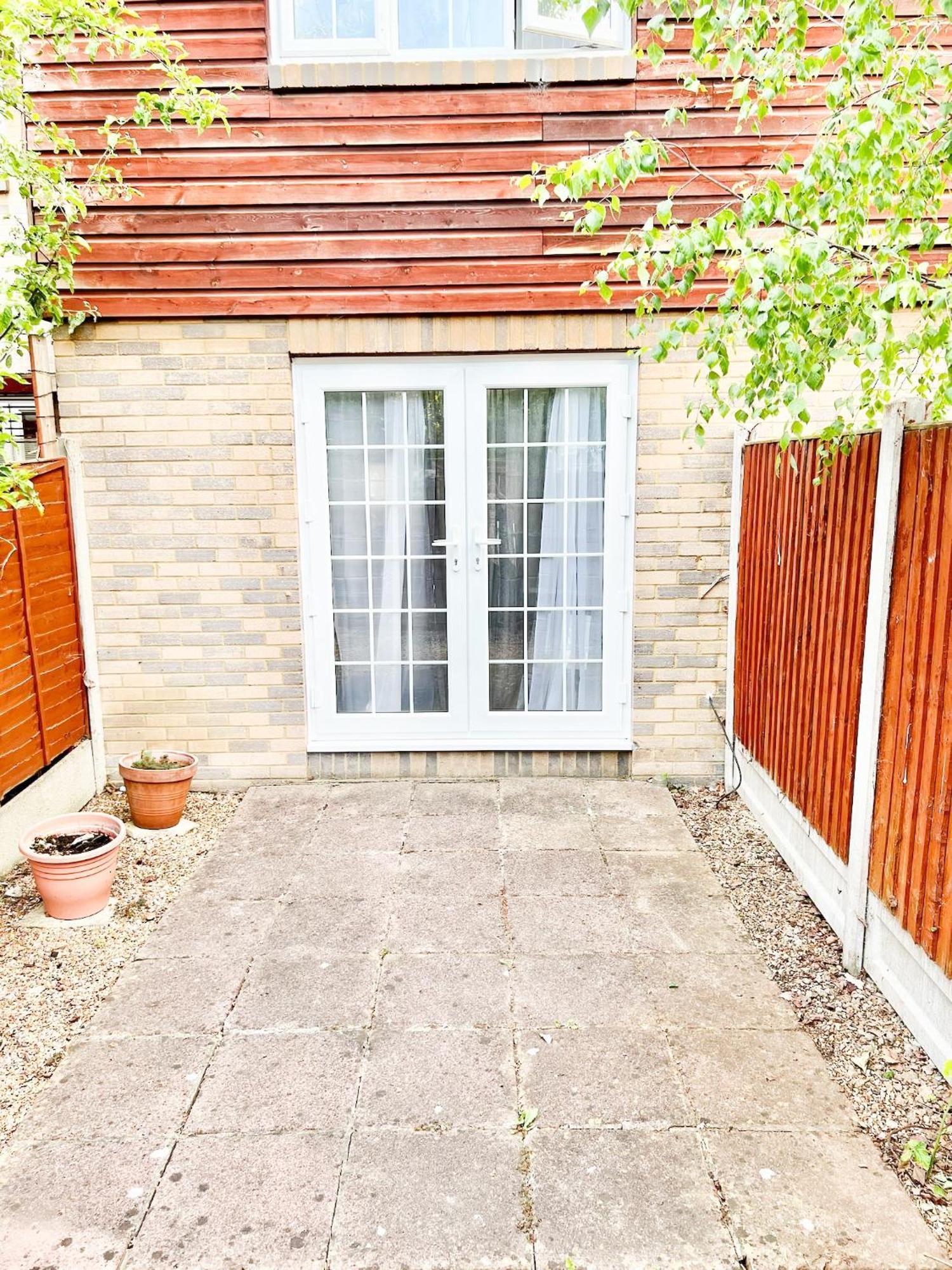Beautiful Apartment In Beckton With Private Entrance And Garden Londres Exterior foto